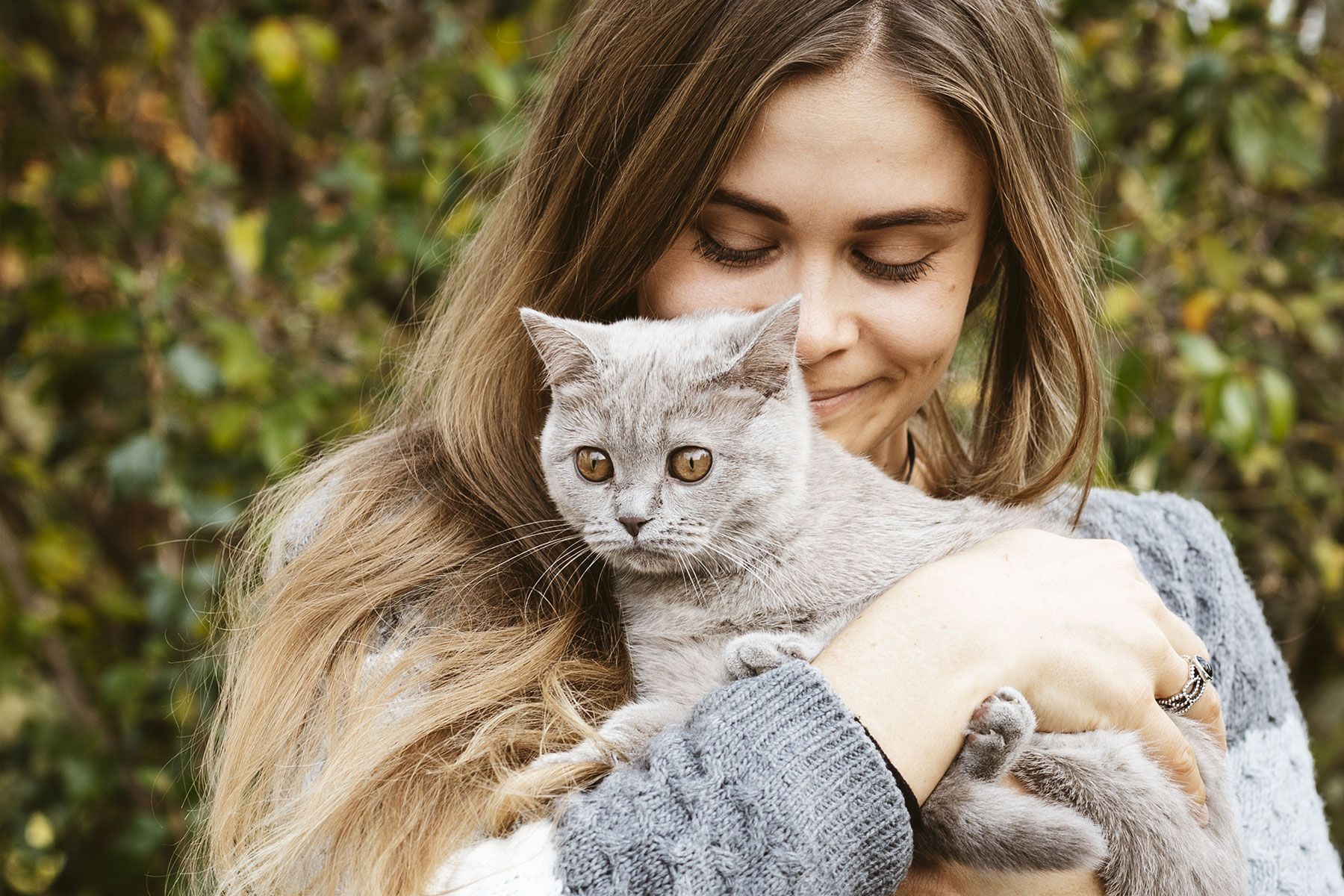 Mädchen mit Katze